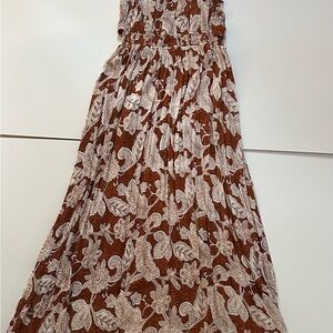 Chic Floral Maxi Dress in Brown and White